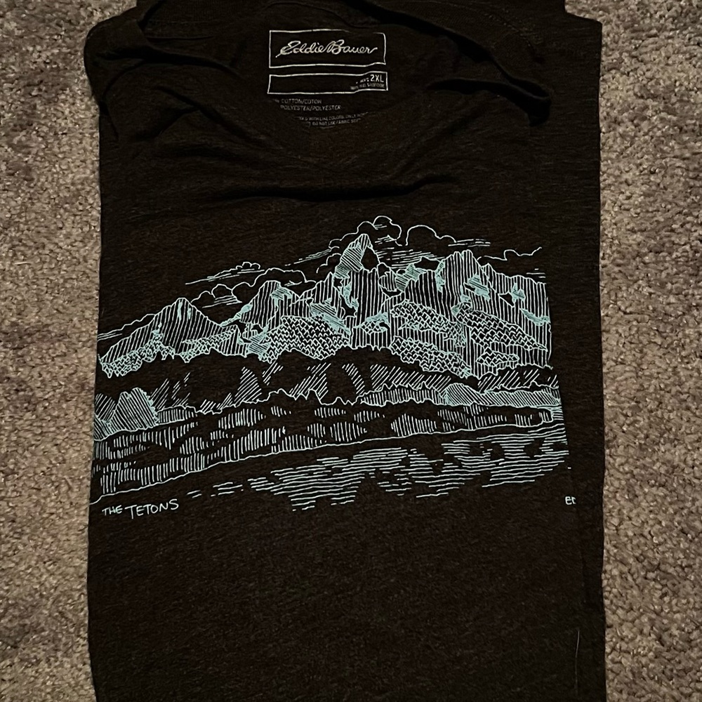 2 Eddie Bauer t shirts